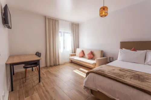 Room with private bathroom at Casa das Vinhas in Sesimbra