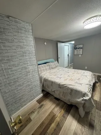 3-bedroom house in peaceful Henderson with WiFi, AC near Kerr Lake