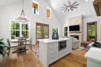 Hickory Cottage - 1bdrm Retreat