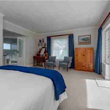 River, Mountain, and Sea Escape - Charming 4-bedroom house in Plettenberg Bay. Rooms