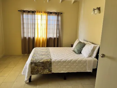 The Retreat 2 Charming 1-bedroom apartment with WiFi, AC in St. John's. Hotels in 