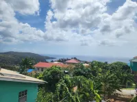 Perfect  getaway with amazing sunsets, 5 min walk from the Beach. Pet friendly! Hotels in Anse La Raye