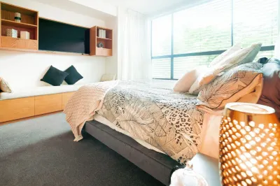 Lux 3BR Apt 新農場公園附近的飯店