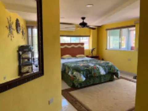 Colorful 2nd floor apartment