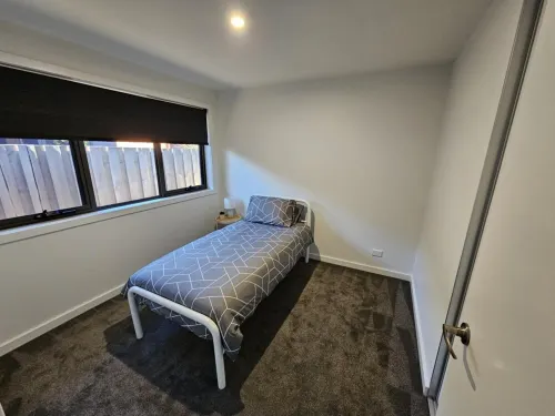 New home, 5 minutes drive to beaches & MTB trials, walk to shops, pets, WiFi