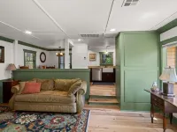 The Williams - luxe 2-bedroom cottage w/onsite parking in downtown Jacksonville Hotels in Jacksonville
