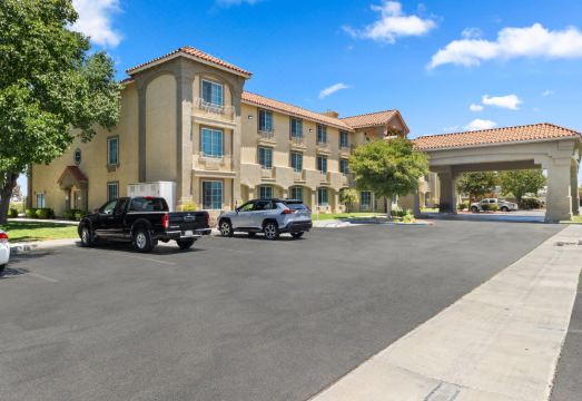Antelope Valley Inn Hotel Overview
