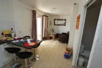 Villa de Plain Pied, Dans Résidence Avec Piscine, 10mn des Plages Hotels in Vendres