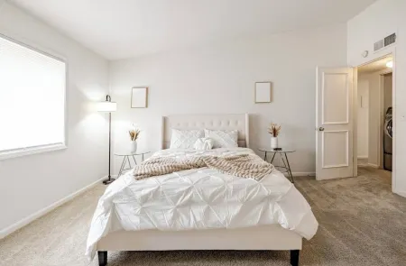 Cozy Modern 2Bed 2Bath Getaway in Atlanta Free Parking & Coffee Station Отели рядом с достопримечательностью «Периметр Молл»