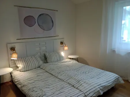 Das Pustehus in Grödersby, Weitblick Über Wiese und Feld zur Schlei Отели в г. Грёдерсби