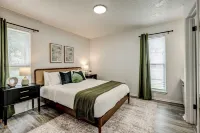 Chic Stay @ the Hub – WiFi+Parking w/ Weekday Deal