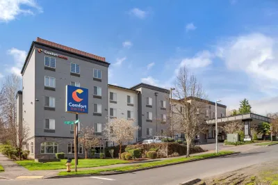 Comfort Suites Eugene Hotels near humble beagle pub
