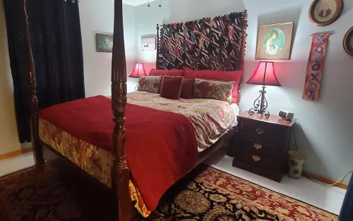 Charming 2-bedroom Vintage 1921 Cottage w/ Mountain Views in lovely Heber City!