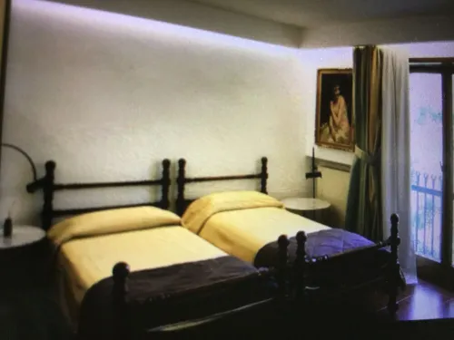 Villa with spa park and tennis court فنادق في Mascalucia