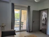Modern apartment right on the beach فنادق في ثاسوس