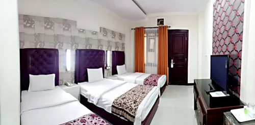 Grand City Batu Hotel Отели в г. Batu Sub-District