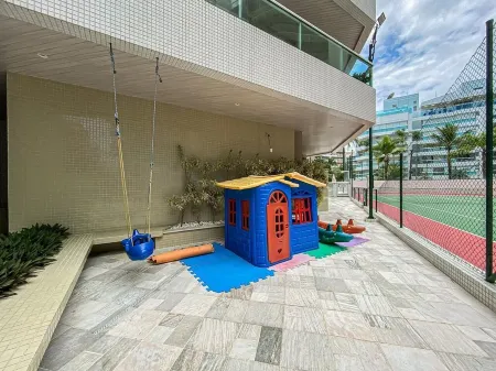 Spacious apartment right on the grass in Riviera de São Lourenço