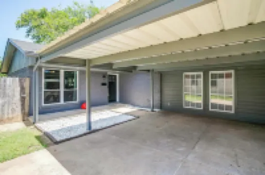 Robin House with two master suites!