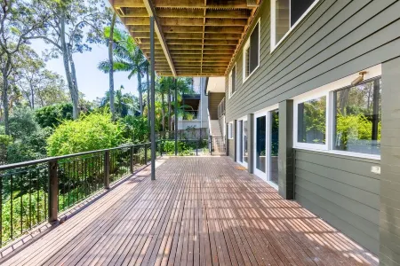 Sirius above Clareville Beach Отели в г. Авалон Бич