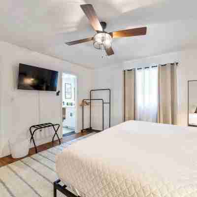 Northwood Estate, 15min from UF, sleeps 9, recently renovated! Rooms