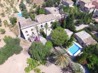 Charming rural house renovated located in the middle of the island. Hotels in Lloseta