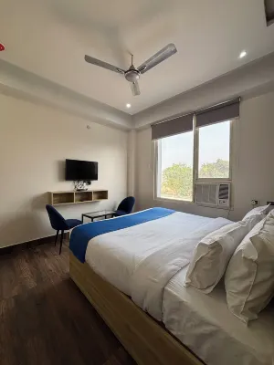 Dolphin Club and Resort Hotels in Barabanki