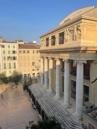 Hôtel Relax Отели рядом с достопримечательностью «Parc Chanot Marseille»