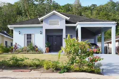 Escape, relax | King Bed, Close to Ocho Rios & Beach