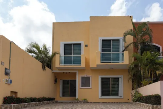 Luxury House 25 for 6-7 p, with Pool Cancun!