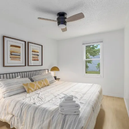 Pet-Friendly Retreat, Walk to Downtown