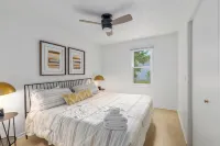 Charming 2-bedroom house in Saugatuck with AC, WiFi, Pet Friendly