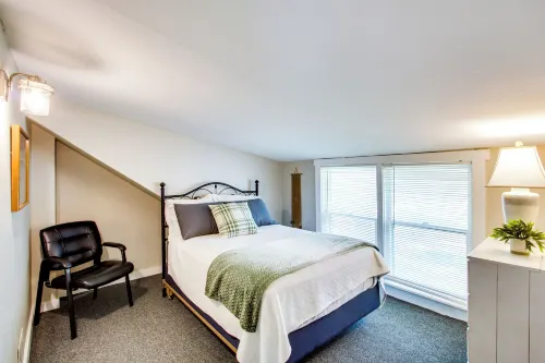 1 Mi to K-state Campus: Central Manhattan Home - 2 stjerner