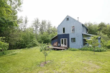 Light-filled cottage