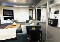 4-bedroom house in marvelous Speedway close to Downtown &IMS