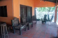 MH paradise with amazing pool, large barbecue by the sea, lots of space