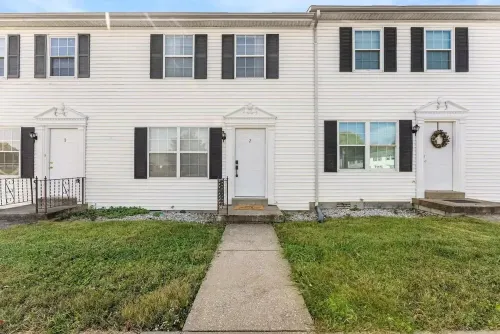 Lovely 2- Bedroom Condo located in the heart of BG