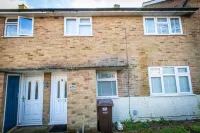 Comfy 2 Bedroom House for 4 Hotels in Rochester