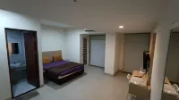 Grand Kamala Lagoon by Bonzela Property - Kitchenette