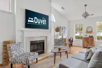 Spacious Retreat Near Attractions - Inviting Serenity Escape