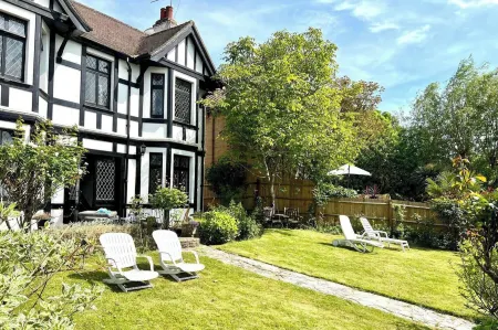 Sleeps 8 Thamefront Gem w Petsok Free Parking Отели в г. Олд Виндзор