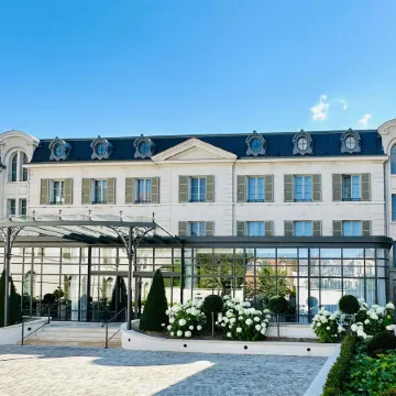 Licorne Hotel & Spa Troyes MGallery Отели рядом с достопримечательностью «Музей Сен-Луп»