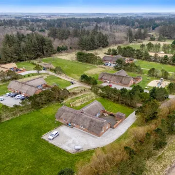 "Aane" - 1.8km from the Sea