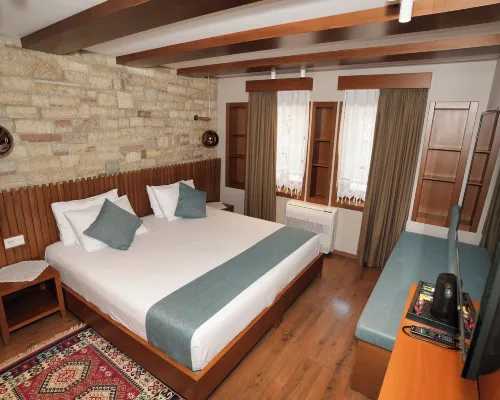 ホテル パロルト ジロカストラのホテル