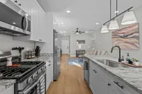 Delightful modern duplex apartment well located in welcoming South Broad Ripple