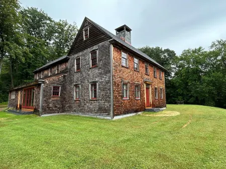 Copper Kettle Farm - newly renovated farmhouse with spectacular views