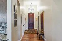 Elegant and spacious home perfectly located to National Parks and more