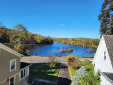 River Overlook - Check the view from your deck!