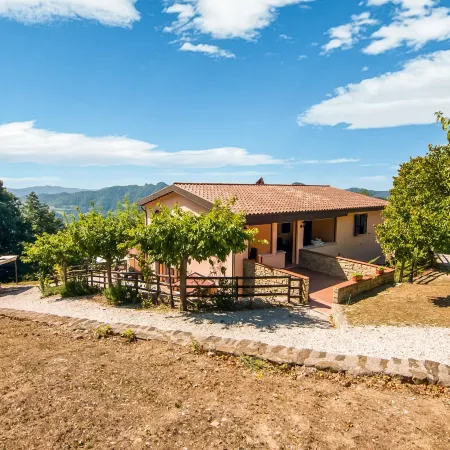 Farmhouse in Apecchio with Pool
