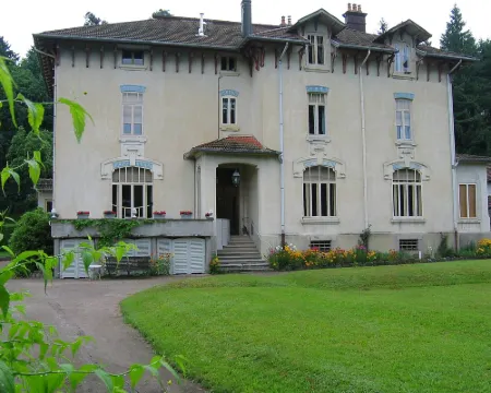Mansion in Vecoux with Pool and Garden Hôtels à : Vecoux