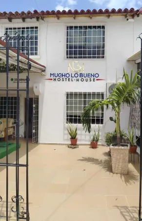 Mucho lo Bueno - Hostel House Отели в г. Гайра